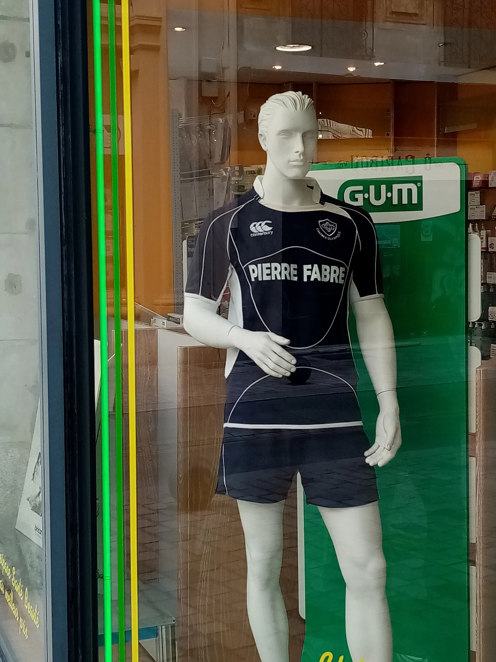 Maillot du Castres Olympique saison 2009-2010. (photo de 2022)